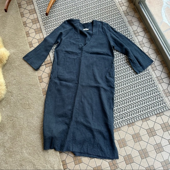 100% linen navy easy dress - long sleeve with pockets - raw hem with slits - Picture 2 of 9